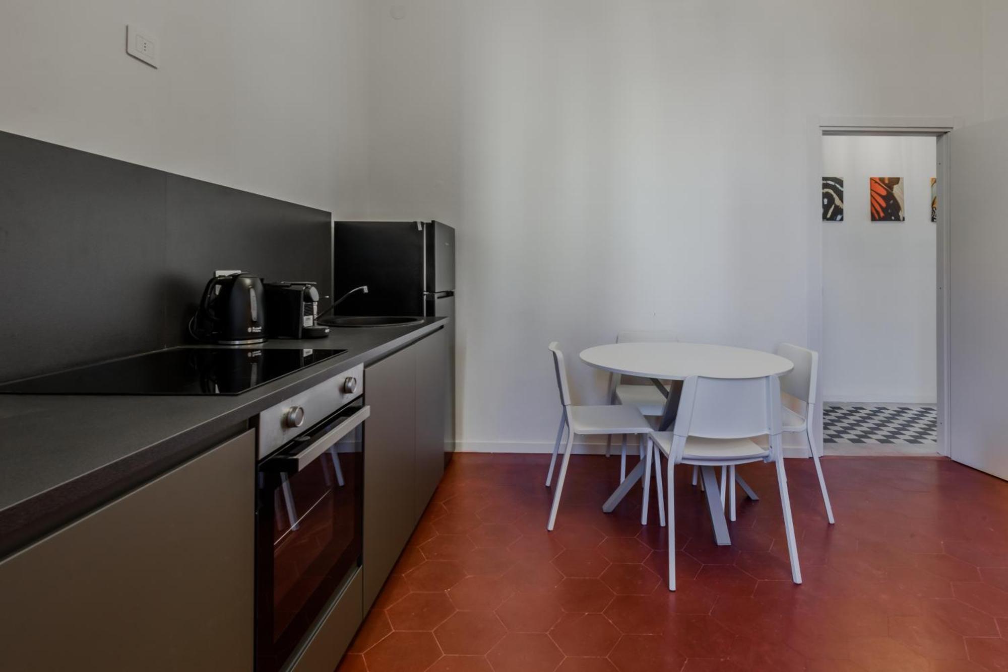 New And Functional Apartments Near The Metro Milaan Buitenkant foto
